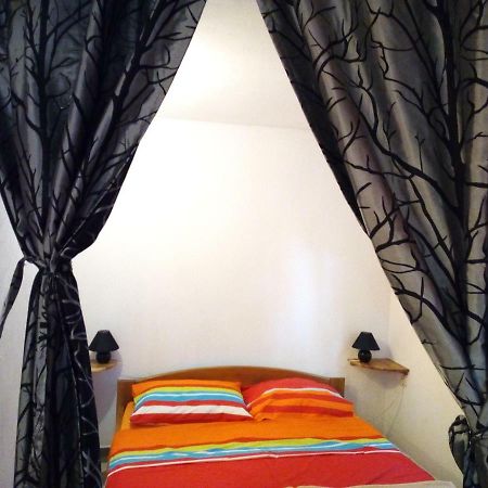 Studio Apartman Hrast Seline Buitenkant foto