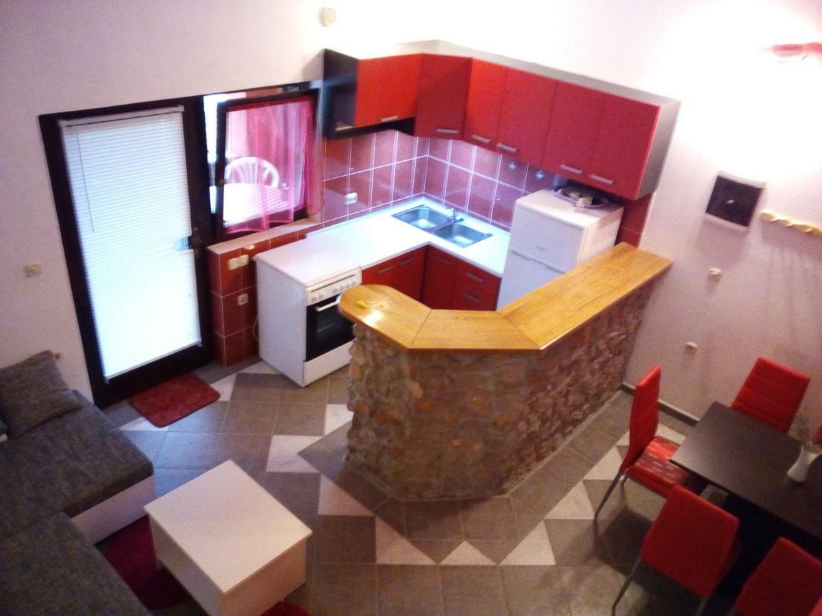 Studio Apartman Hrast Seline Buitenkant foto
