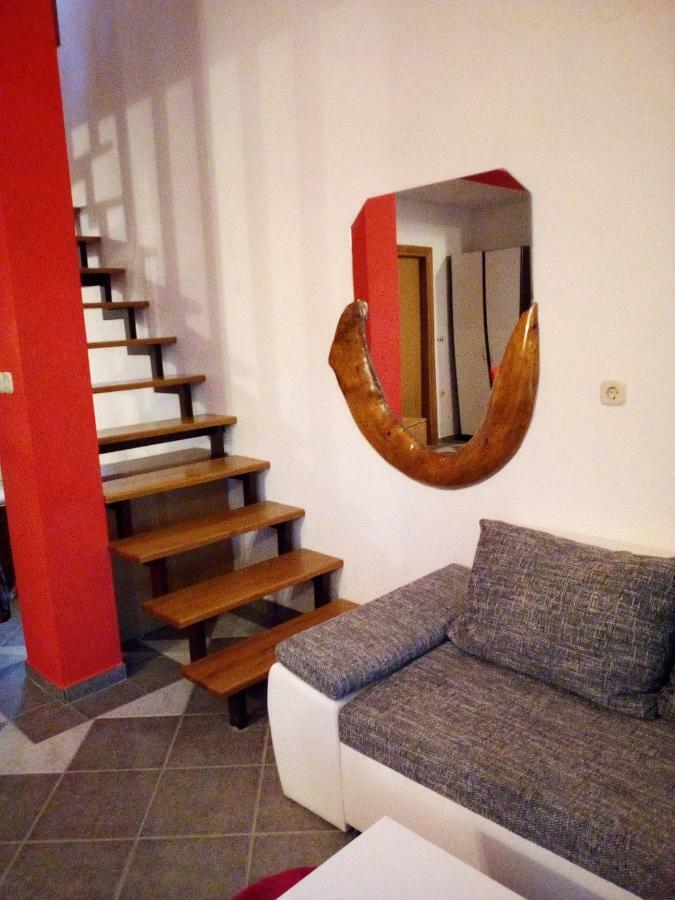Studio Apartman Hrast Seline Buitenkant foto